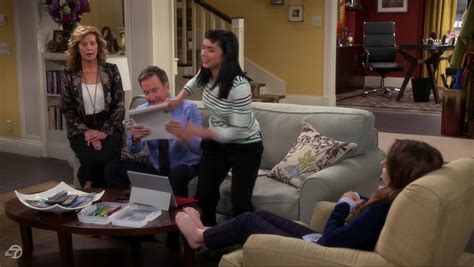 Kaitlyn Dever's Feet