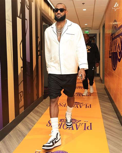 Los Angeles Lakers on Twitter | Mens casual dress outfits, Streetwear ...