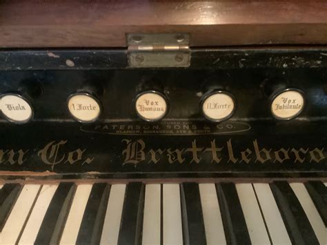 Harmoniums and Reed Organs For Sale