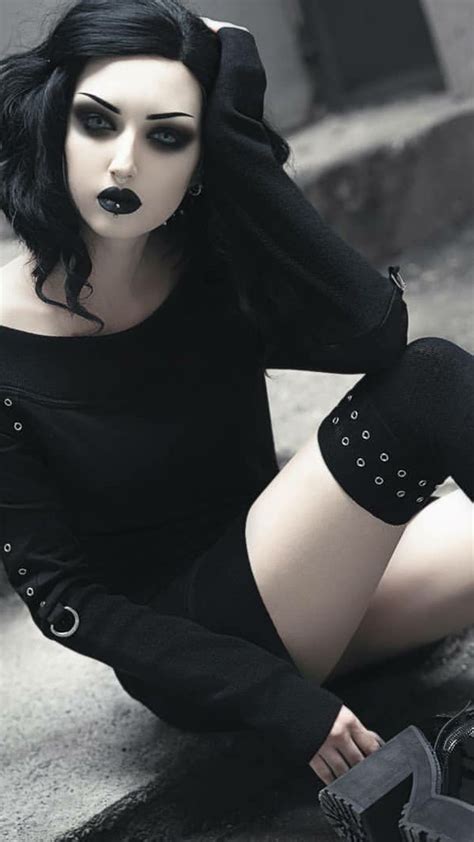 Pin by Spiro Sousanis on OBSIDIAN KERTTU | Goth beauty, Hot goth girls ...