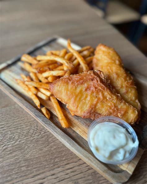 Avenue Tap & Kitchen (@avenuechicago) • Instagram photos and videos