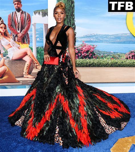 Janelle Monae Displays Her Sexy Tits At The Glass Onion: A Knives Out ...