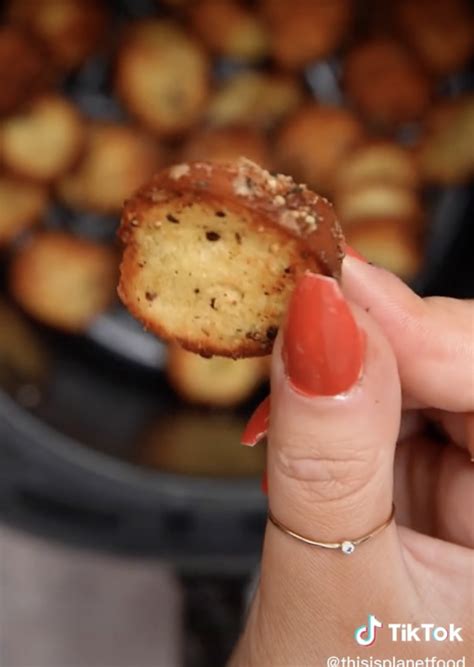 Air fryer bagels chips are the perfect party snack — super easy to make ...