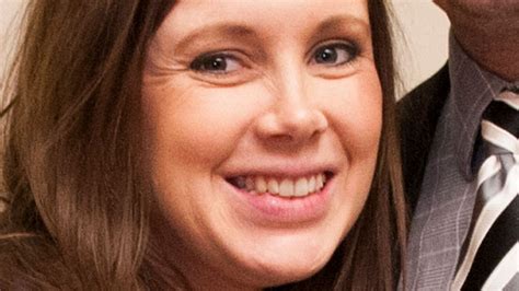 Duggar fans terrified for Josh's wife Anna as she's seen 'alone & gazing off' in background of ...