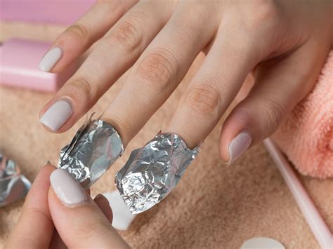 How to Remove Gel Nail Polish the Right Way, According to Experts | SELF