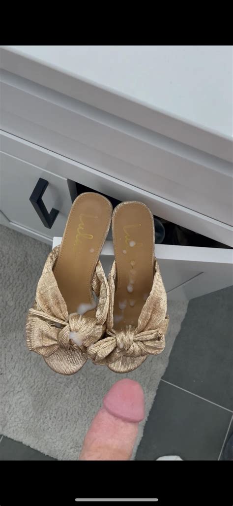 Cum, heels and nylons : r/Cumonshoes
