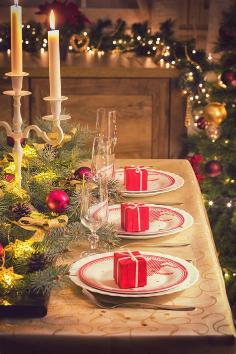 Christmas Decorations For Dining Room Table