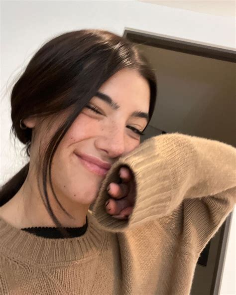 Charli d amelio – Artofit