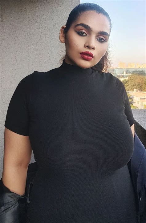 huge melons : r/2busty2hide