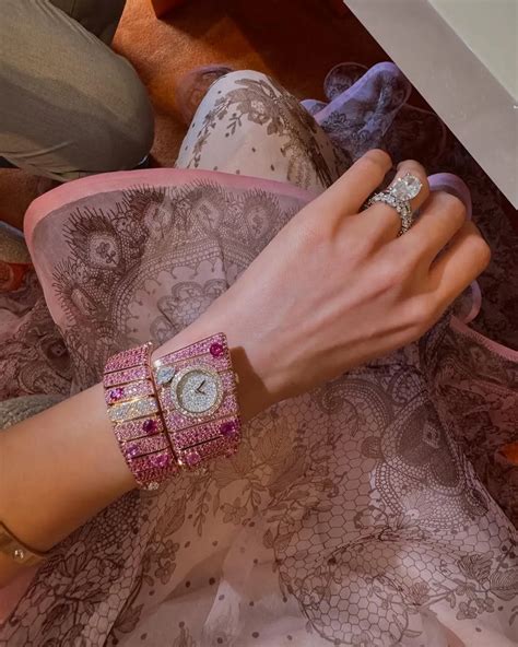 Tủ đồ của "ái nữ công nghệ" Silicon Valley Becca Bloom | ELLE