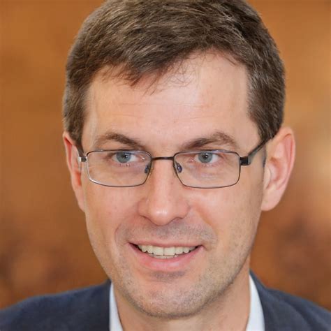 Jak przeliczyć kWh na MWh? Kalkulator online