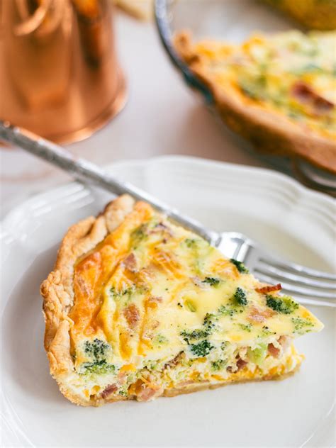 Cheesy Broccoli Bacon Quiche (6 ingredient recipe) ⋆ DelMarValicious Dishes