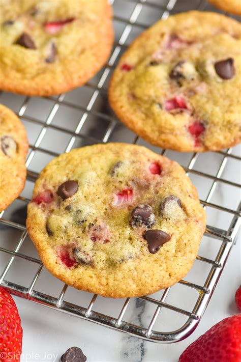 Strawberry Cookies