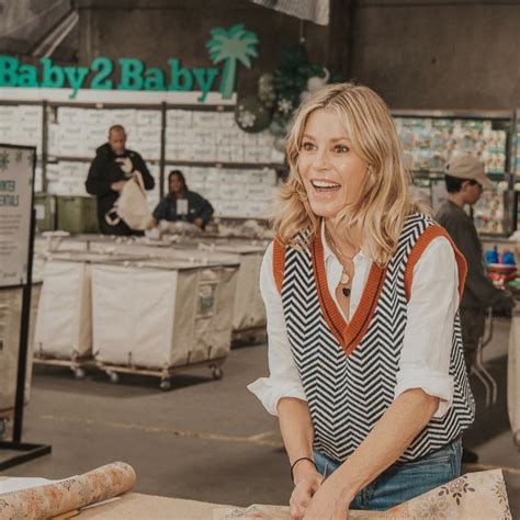 Julie Bowen: Independence and Teen Anxiety - Crazy Luxury Homes