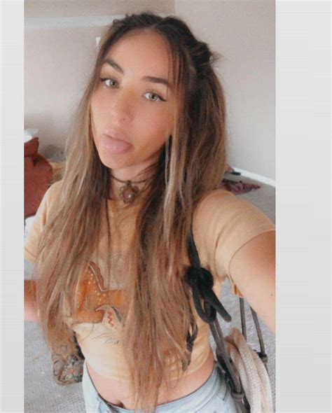 Sommer Ray's Younger Sister Teases OnlyFans In Curvy Shots - The Blast