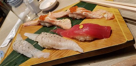 Umegaoka Sushi no Midori (梅丘寿司の美登利総本店) - 銀座7-2先 - 東京