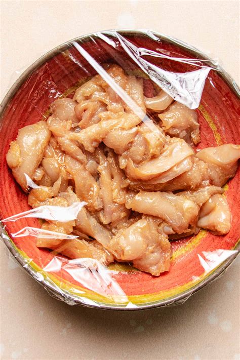 How to velvet chicken for stir fry (chicken stir fry marinade)