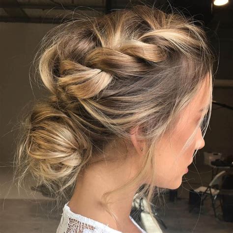 25 Messy Buns Medium Hairstyles for Women | Hairdo Hairstyle