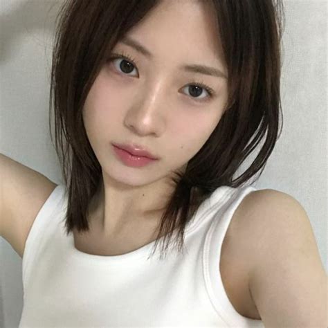 Download Now The Mirror (The Lost Bride Trilogy, #2) by Nora Roberts