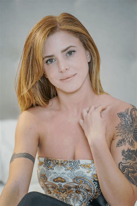 Athena Katoanga [irtr] : r/BeautifulFemales