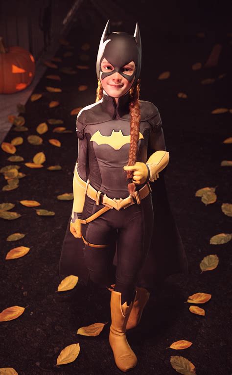 redHyacinth: "Doesn't Ginger look nice in her Batgirl Halloween…" - 🔞 baraag.net