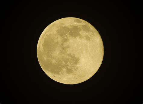 La Luna hoy: fotografía y zoom con datos en directo