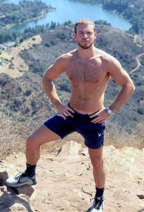 Male Nude Hiking What An Amazing Hunk Hombres Peludos Hombres Guapos ...