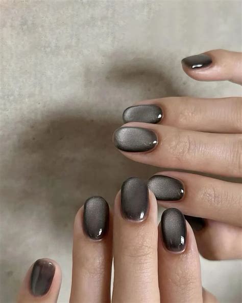 25 Cat Eye Nails Everyone's Obsessed With Right Now
