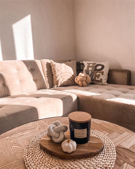 Poduszka dekoracyjna boucle supeł 19 x 19 cm beżowa MALNI | Beliani.pl