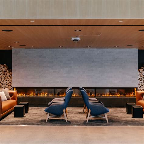 United Airlines opens 35,000 sqft United Club at Denver International ...