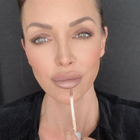 Soft Light | Dark Nude Shimmer Lipstick | Runway Rogue