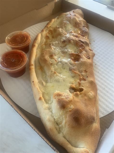 Charlie's On Main Pizza | Just another smartonlineorder.com site