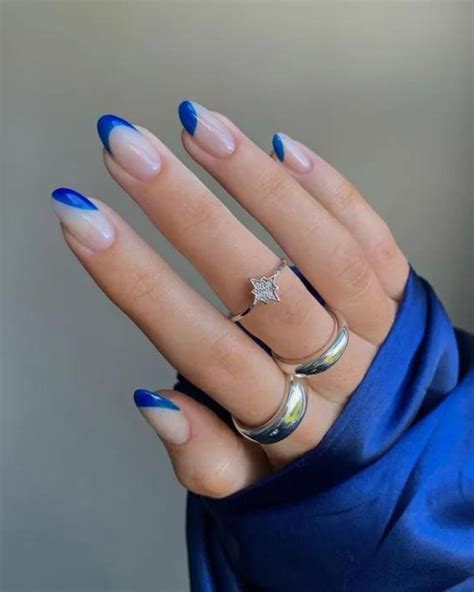 Uñas con azul | Glamour