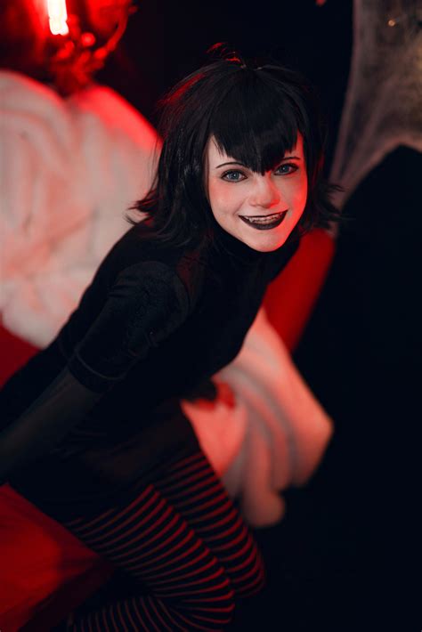 Mavis Dracula (Hotel Transylvania) cosplay by KayaKirkland on DeviantArt