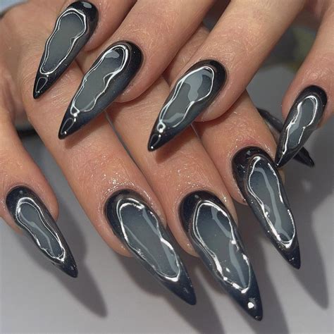 Classy Acrylic Nails, Almond Acrylic Nails, Metallic Nails, Silver ...