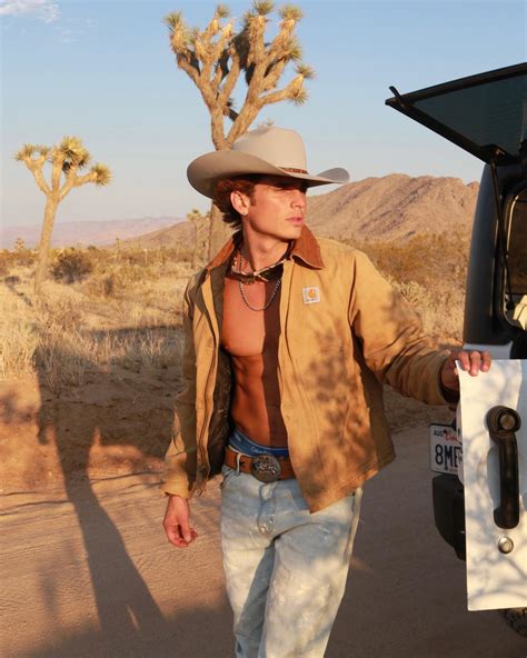 Troy Pes – Shirtless Celebs