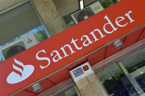 Spanish bank Santander reports rise in profit in first quarter
