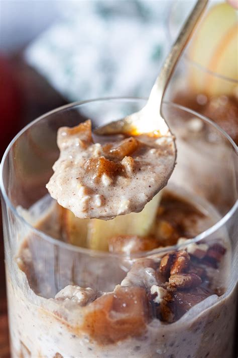 Apple Pie Overnight Oats - Vibrant plate