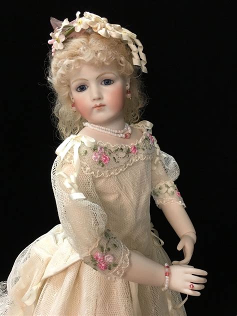 Pin by Mary Ann Shandor on PORTRAIT JUMEAU | Doll dresses costume, Doll ...