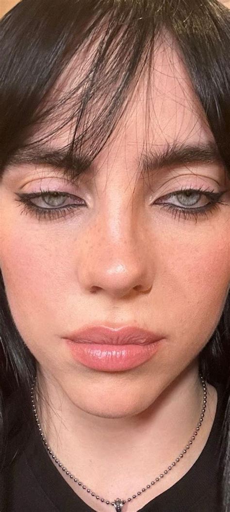 Billie Eilish wallpaper | Dudak