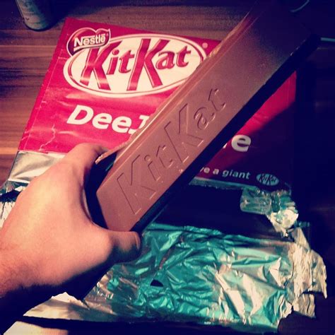 That time I had a giant Kit Kat.... | Giant kit kat, Giants, Kit kat