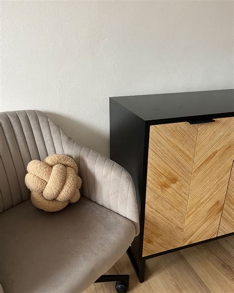 Poduszka dekoracyjna MALNI Boucle 19 x 19 cm Piaskowy Jednolity | Beliani.pl