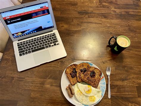 Ubuntu on a MacBook Air while enjoying a nice Saturday breakfast. This ...