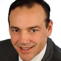 Bersentes Facebook, Instagram & Twitter on PeekYou