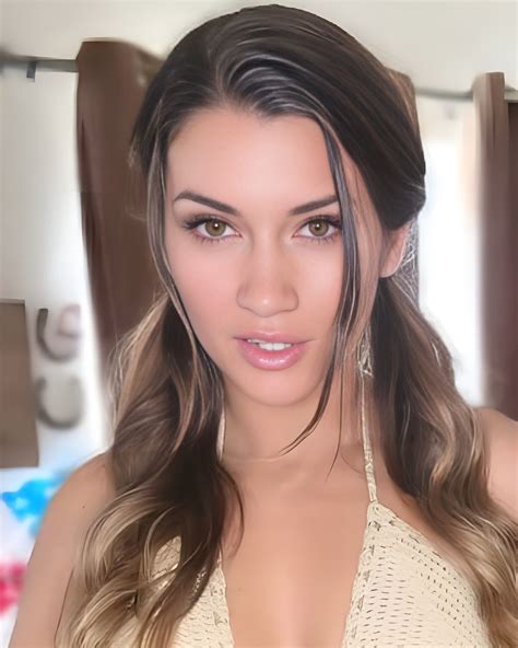 Savannah Ryan (Model) Wiki, Age, Net Worth, Husband, Family, Videos & Photos