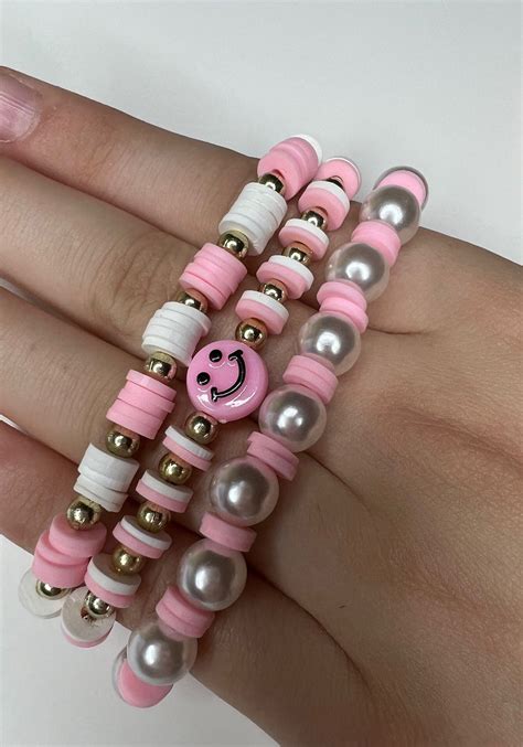 Pink Preppy Smiley Face Clay Bead Bracelet Pack | Clay bead necklace ...