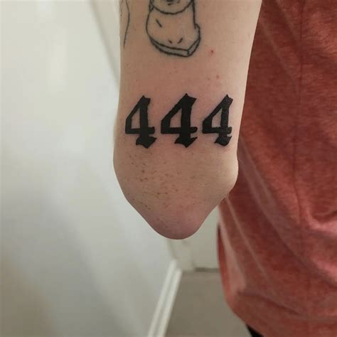 Tatuajes del 444: Numerología, espiritualidad y mucho significado