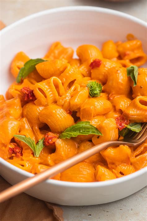 Carbone's Spicy Rigatoni Vodka Pasta (Copycat Recipe) - Home Cooking ...