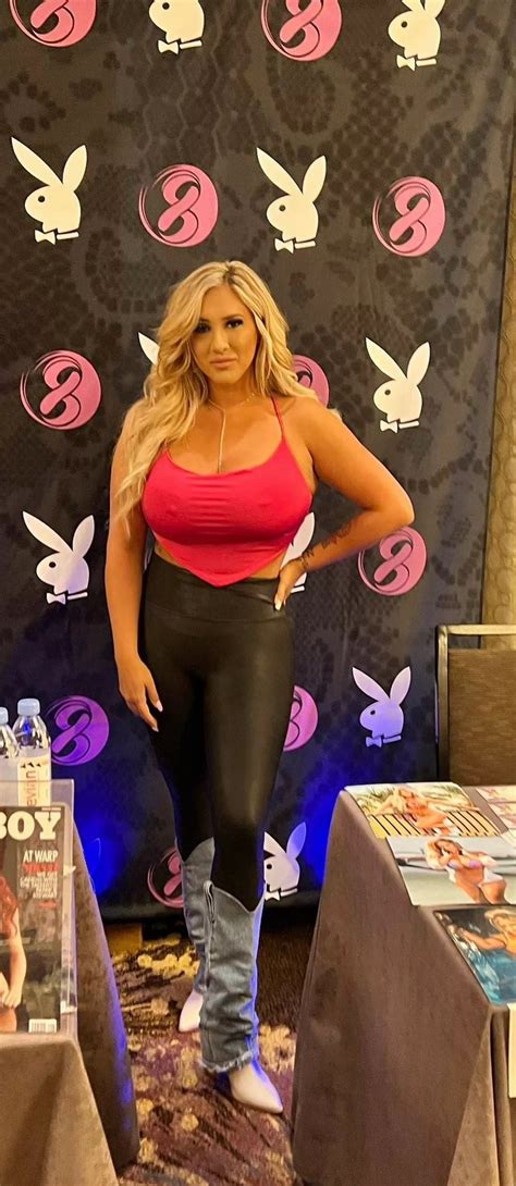 Bloke gets huge tattoo of his favourite OnlyFans star – leaving her gobsmacked - Daily Star