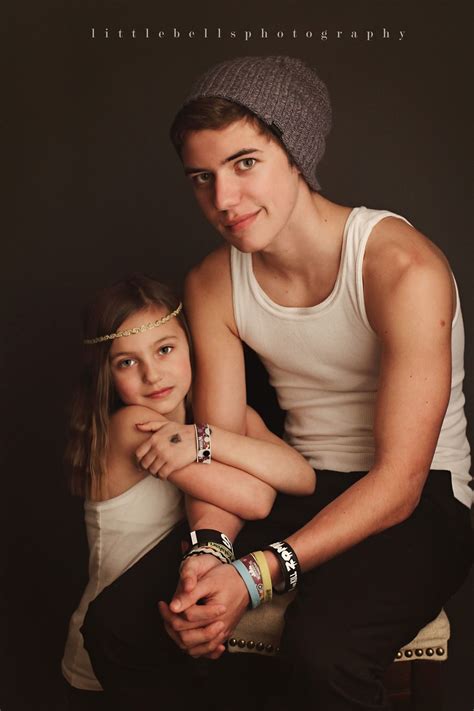 10 Brother / Sister Photo Ideas ! | sister photos, sibling photography, sister photography